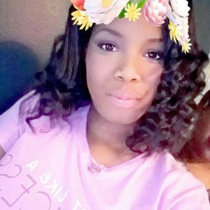 Meet your Posher, Chloe